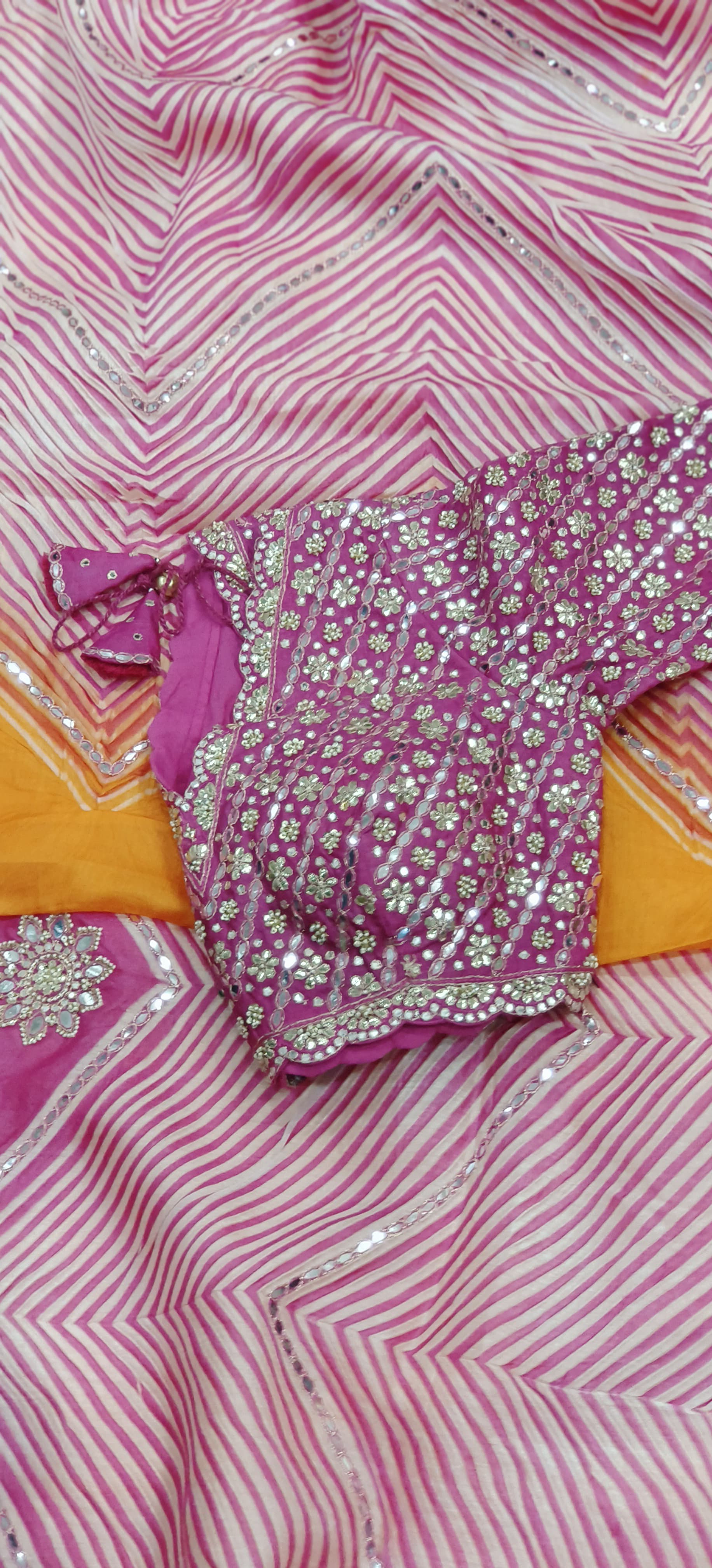 Leheriya Zig-Zag Beautifully Bordered Bright Saree With Stitched Blouse