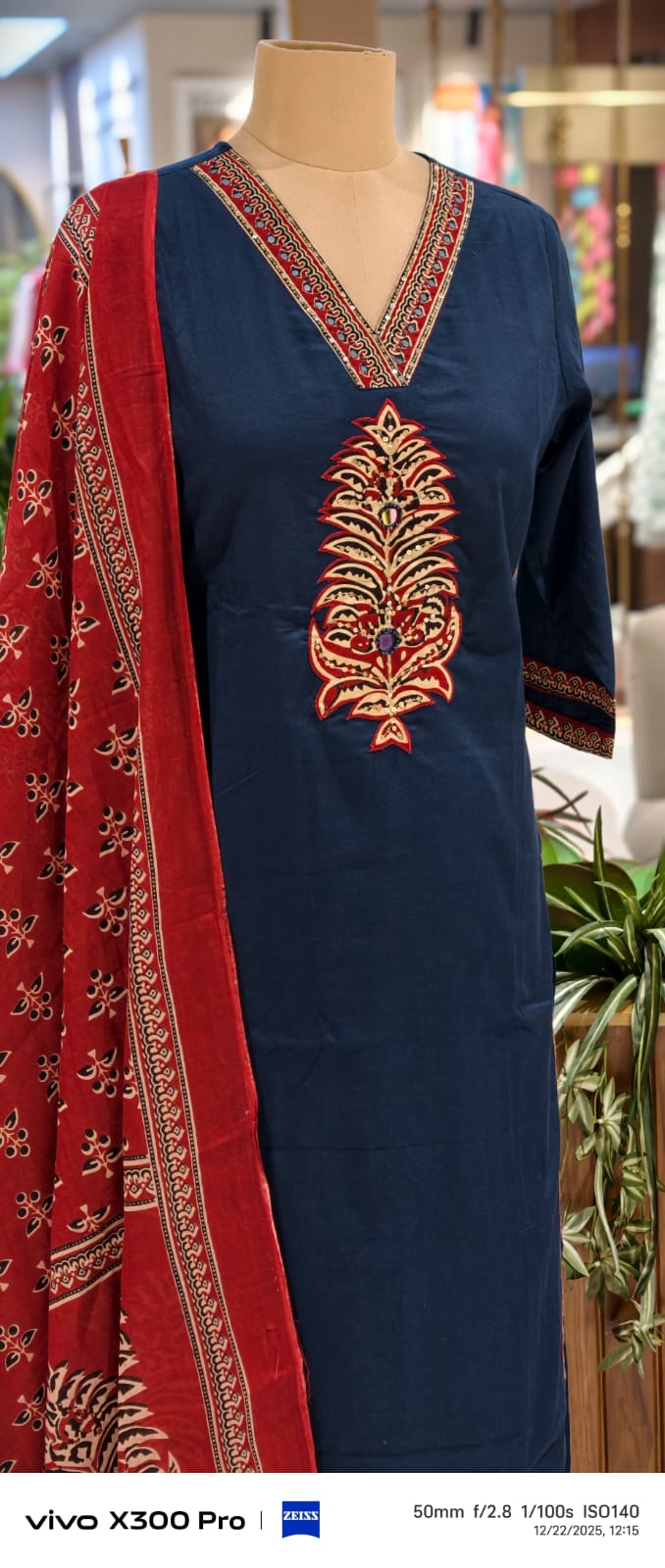 Palm Print Highlighted V-Neck Line Full Suit With Dupatta In Cotton Fabric- 12983 Lean Fit.0/