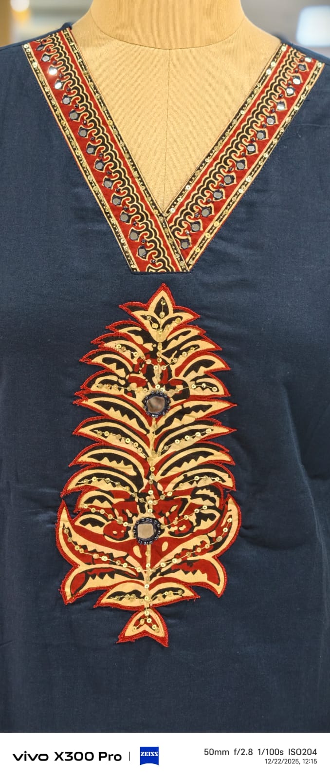 Palm Print Highlighted V-Neck Line Full Suit With Dupatta In Cotton Fabric- 12983 Lean Fit.0/