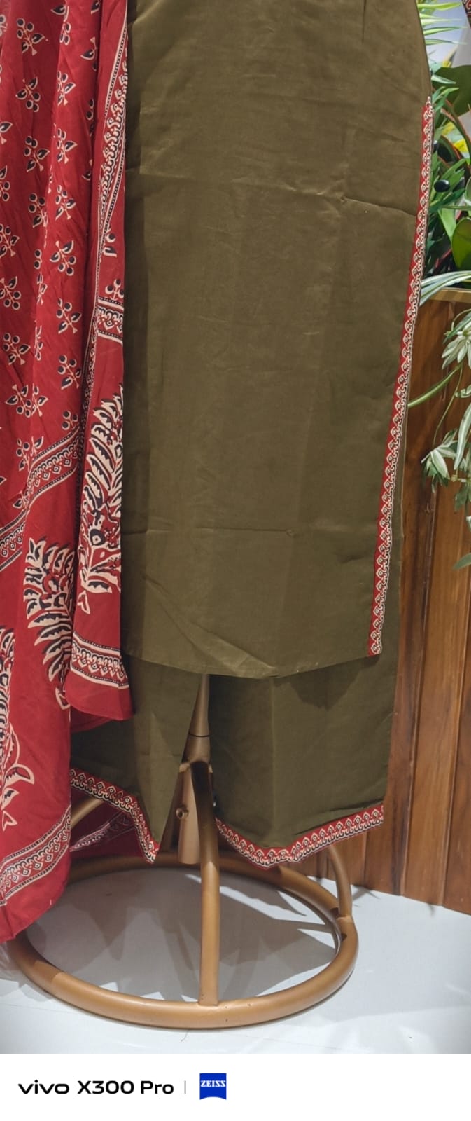 Palm Print Highlighted V-Neck Line Full Suit With Dupatta In Cotton Fabric- 12983 Lean Fit.0/