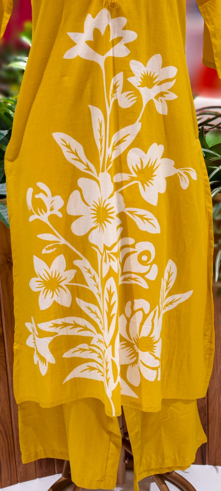 Buttoned & Thread Minimal Neck Line Printed Kurta Pant Set In Cotton Fabric- 13008