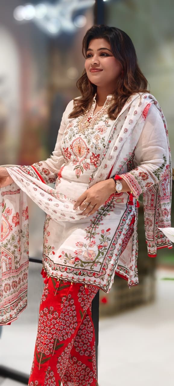 Gardenia Floral Printed Knee Length Kurta With Bright Bottom & Dupatta In Georgette Fabric- 12986