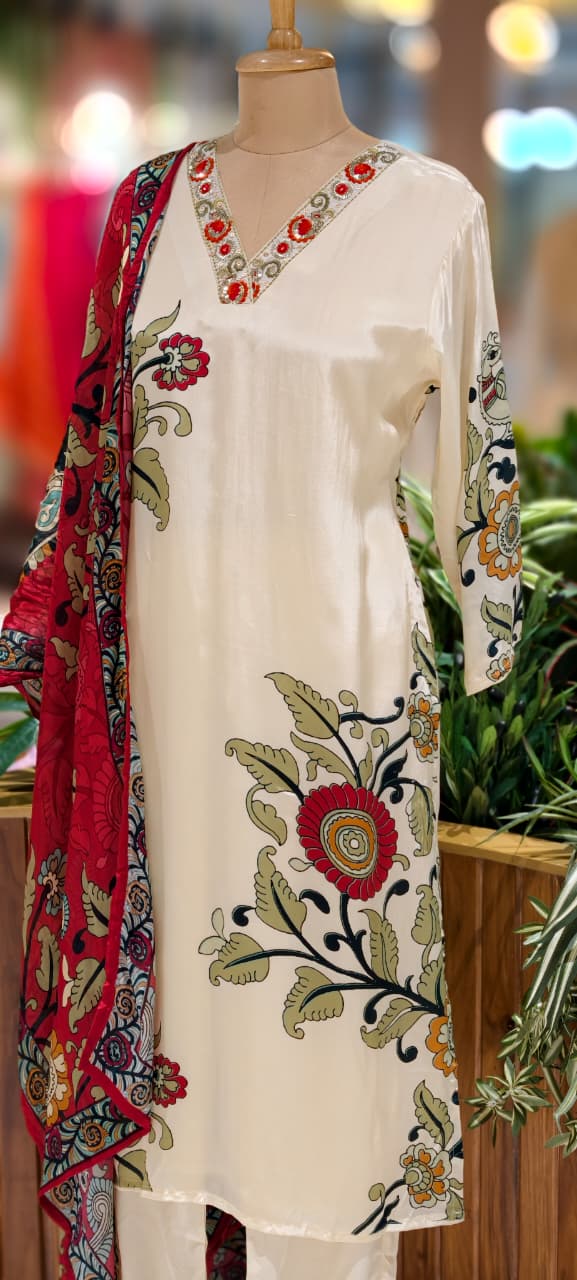 Very Uniquely Digital Printed V-Neck Line Suttle Full Suit Set With Dupatta In Crepe Fabric- 13076