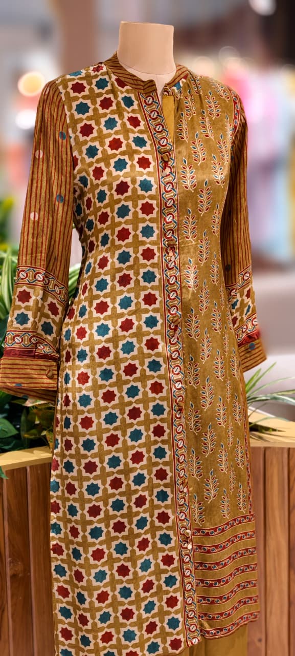Multi Printed Mandarin Collar Long Straight Kurta With Matching Bottom In Crepe Fabric- 13124