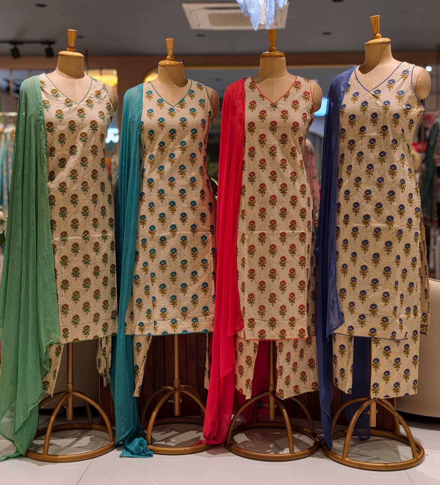 Beautiful Floral Printed Sleeveless Full Suit Set With Solid Dupatta In Cotton Fabric-13433