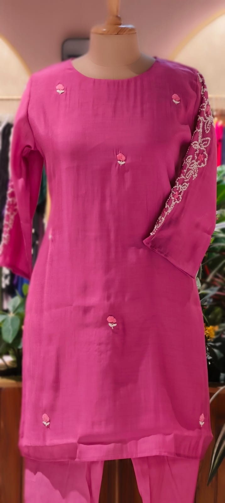 Surat Mul Chanderi Suttle Katha Nord Embroidery Solid Co-Ord Set- 13410