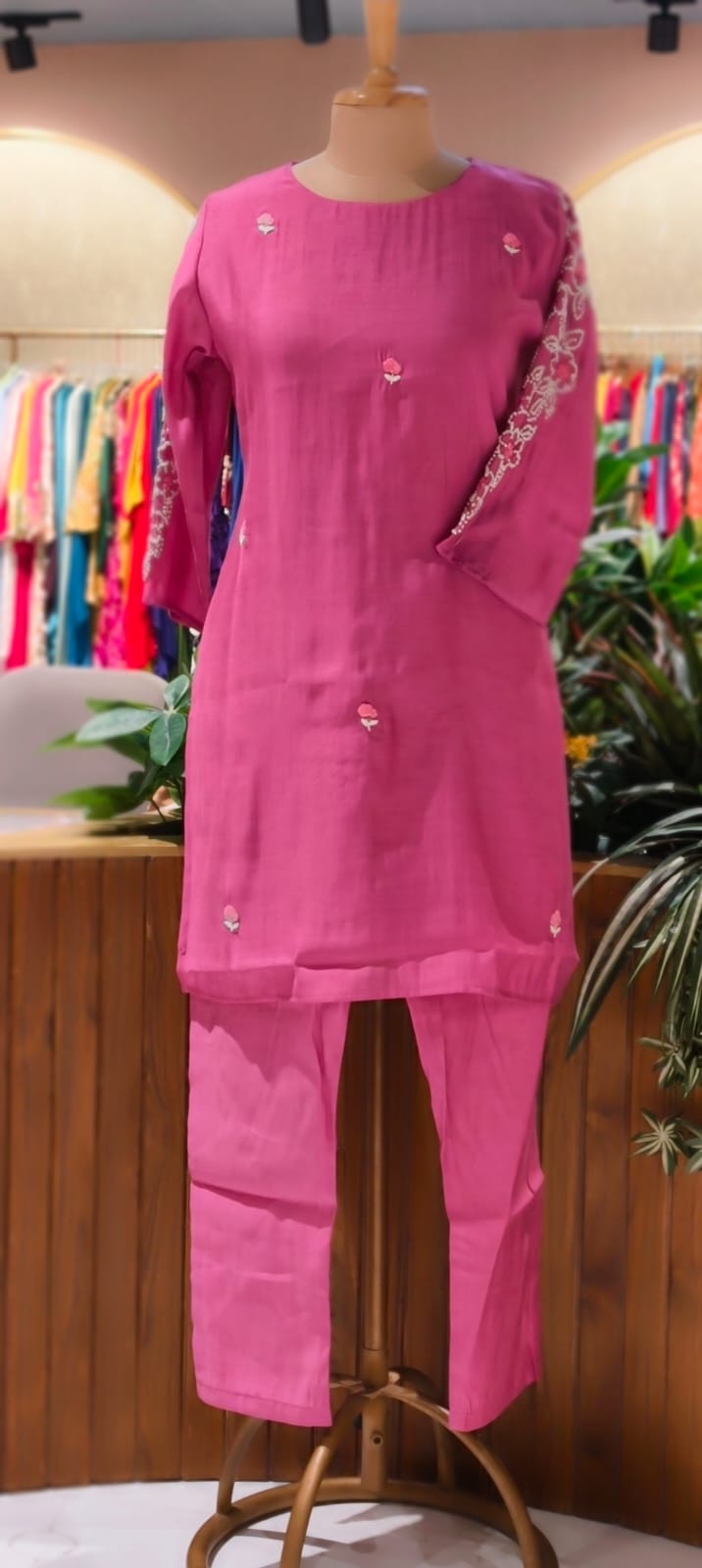 Surat Mul Chanderi Suttle Katha Nord Embroidery Solid Co-Ord Set- 13410