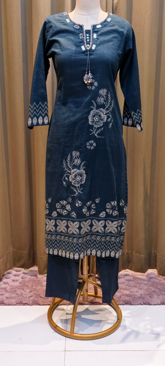 Handcrafted Kurta Pant Dupatta Set with Mirror Work Neckline, Floral Block Print, Zigzag Border Detailing & Elegant Tassel Tie-Up-13428