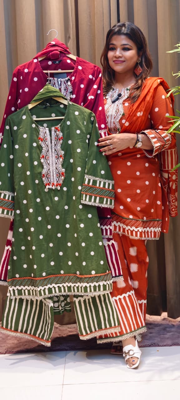 Boho Chic Daisy Embroidered Polka Dotted Full Suit Set With Dupatta In Cotton Fabric-13472