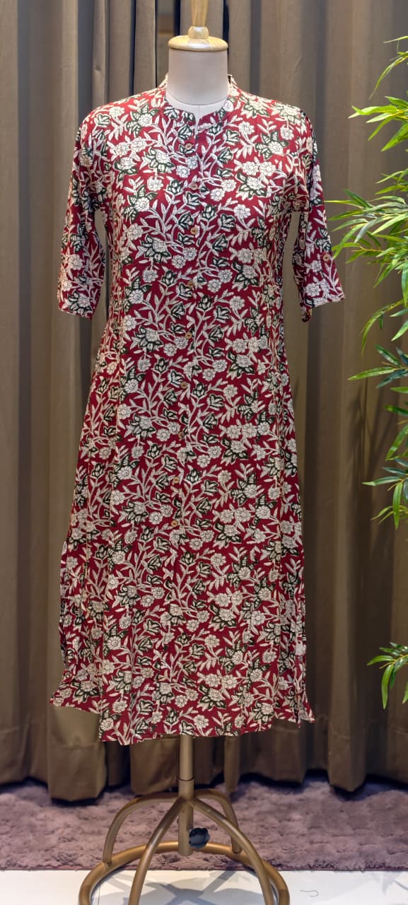 Blossom Bud Small Flower Motifs Printed Cotton Kurti Only-13683 (Dispatching After 1 Week)