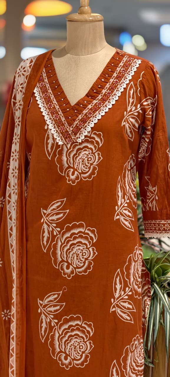 Rusted Tone Unique Look V-Neck Giant Floral Printed Cotton Full Suit Set With Dupatta