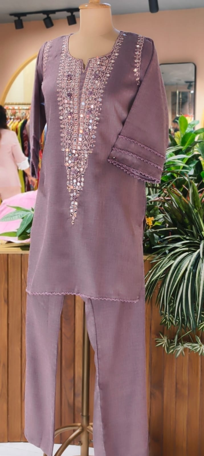 Real Mirror With Thread Upwork Coiled V-Yoke Kurta Pant Set In Jute Cotton Fabric- 13761