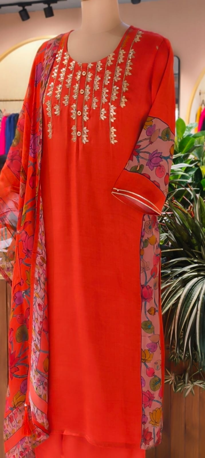 Gotta Paralleled Yoke With Floral Print In Side Slits Full Suit Set With Floral Dupatta In Crepe Fabric- 13758 (Slightly Lean Fit)