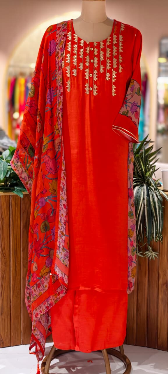 Gotta Paralleled Yoke With Floral Print In Side Slits Full Suit Set With Floral Dupatta In Crepe Fabric- 13758 (Slightly Lean Fit)