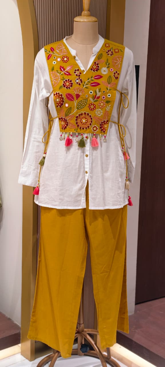 Boho Shell Tasseled Floral Embroidery Unqiue Kind Tie-Up Co-Ord Set-13961