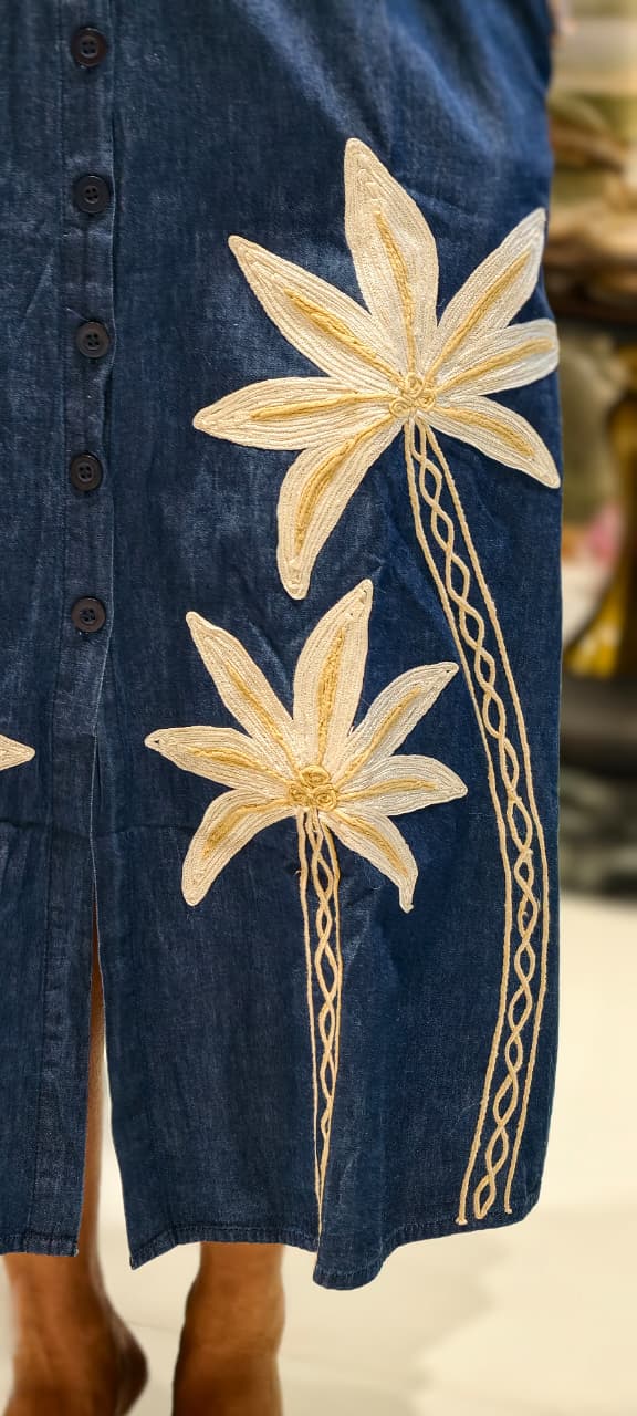 Chic Palm Embroidery Denim Longline Denim Shirt Dress- 14465 Loose Fit (Belt Only For Reference)