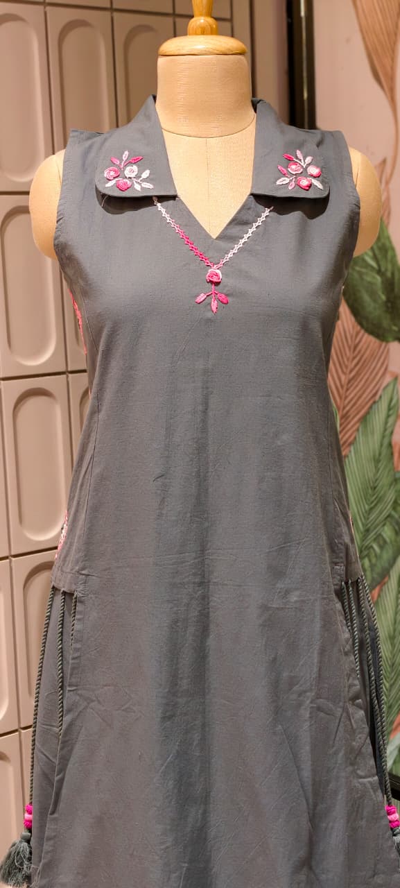 Graceful Thread Embroider Detailing Ash Elegance Sleeveless Cotton Suttel Kurta Pant Set- 14411