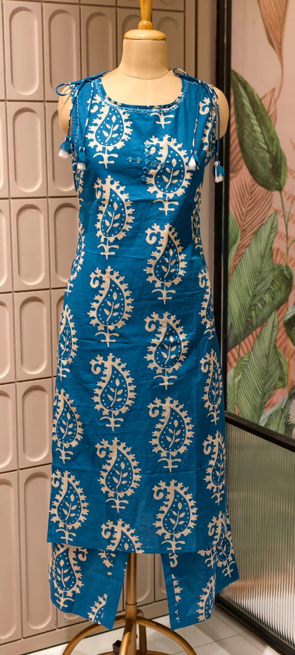 Hand-Block Paisley & Floral Burst Sleeveless Cotton Kurta Pant Set with Tassel Accents- 14503