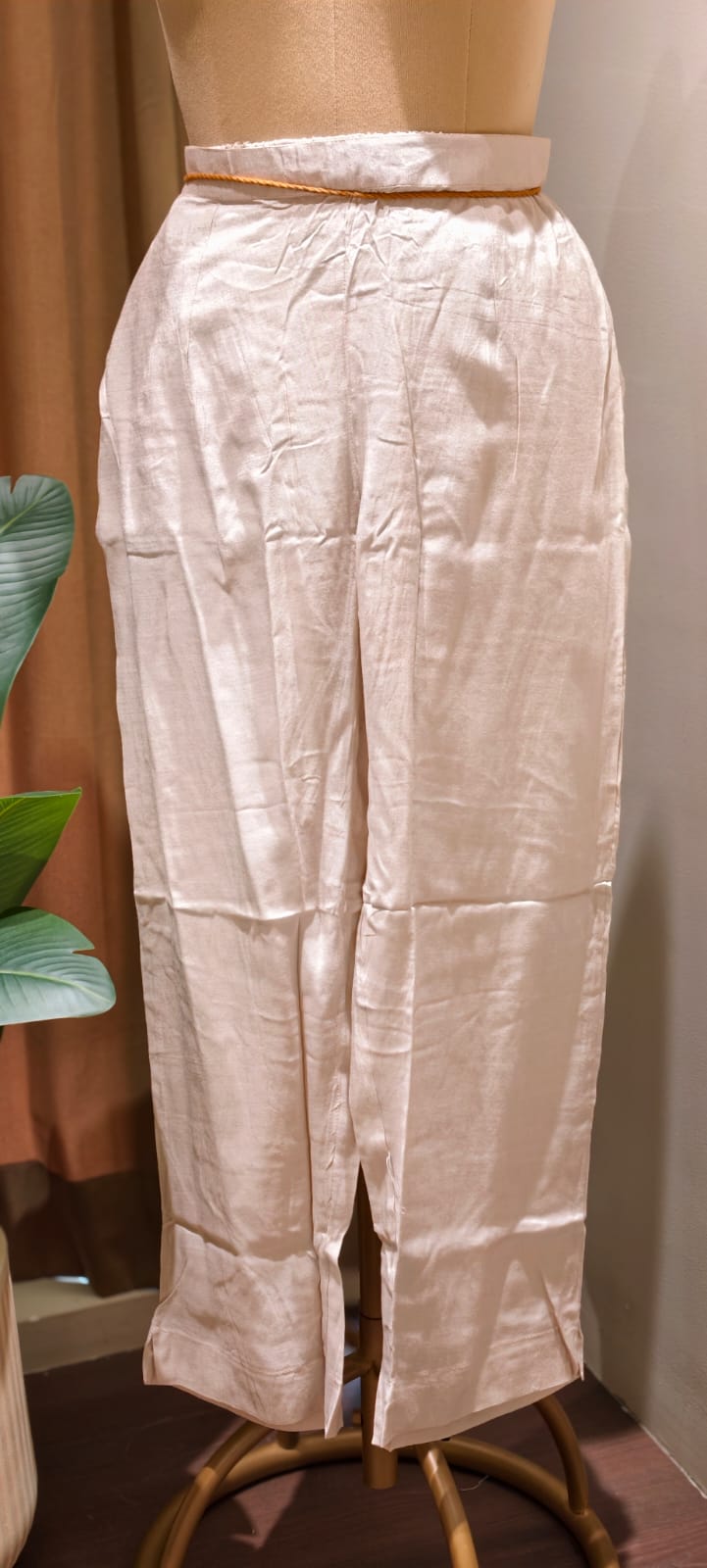 Ivory Fusion Embroidered Tie-Dye Full Suit Set with Dupatta In Muslin Fabric-LEAN FIT(ADVISIBLE NEXT SIZE)