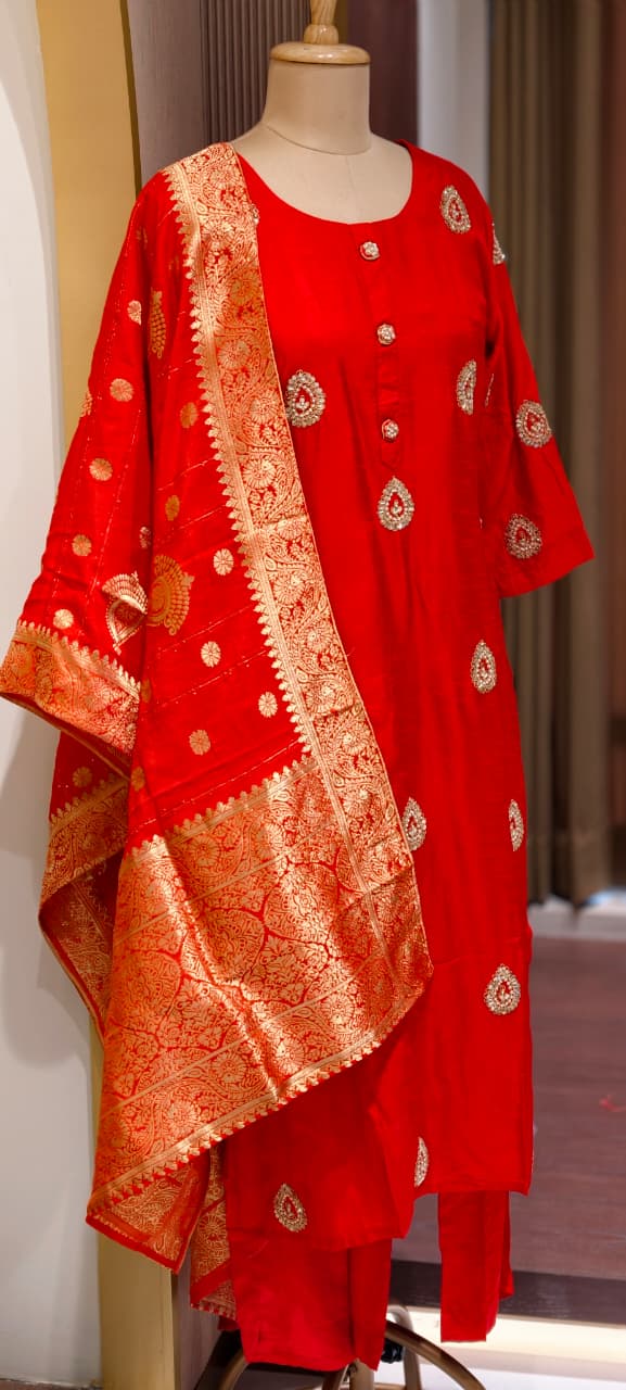 Woven Banarasi Classic Charm Bootis Russian Silk Full Suit Set With Dupatta-LEAN FIT(ADVISIBLE NEXT SIZE)