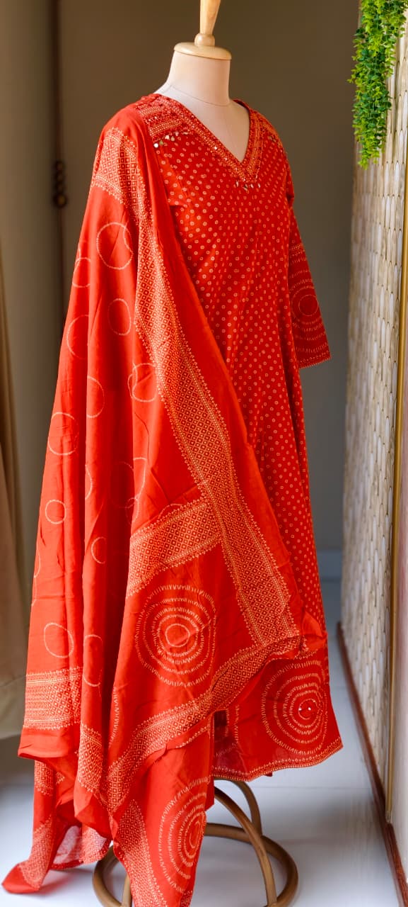 Tiny Block Prints V-Neck Panel Anarkali Full Suit Set With Dupatta In Cotton Fabric- 14902