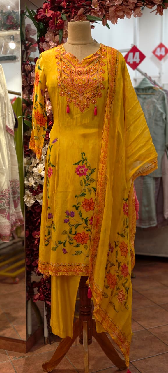 Mango Yellow Digital Floral Print Tassel Accent Crepe Full Suit Set With Dupatta- 13148