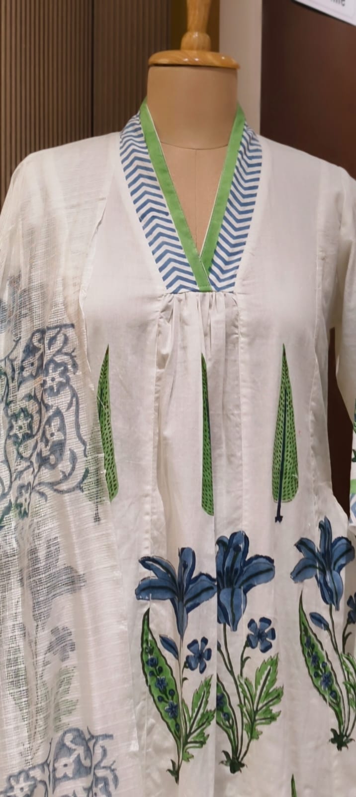 Premium Floral Print Mul Cotton Set Botanical Beauty A-Line Kurta Pant With Dupatta