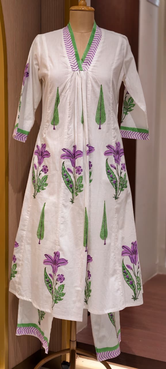 Premium Floral Print Mul Cotton Set Botanical Beauty A-Line Kurta Pant With Dupatta
