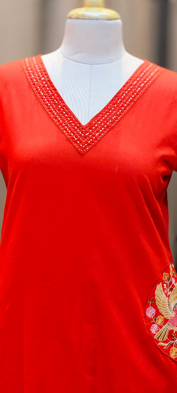 Linear Thread Neckline Embroidered Side Pockets Cotton Kurta Pant Set- 15169