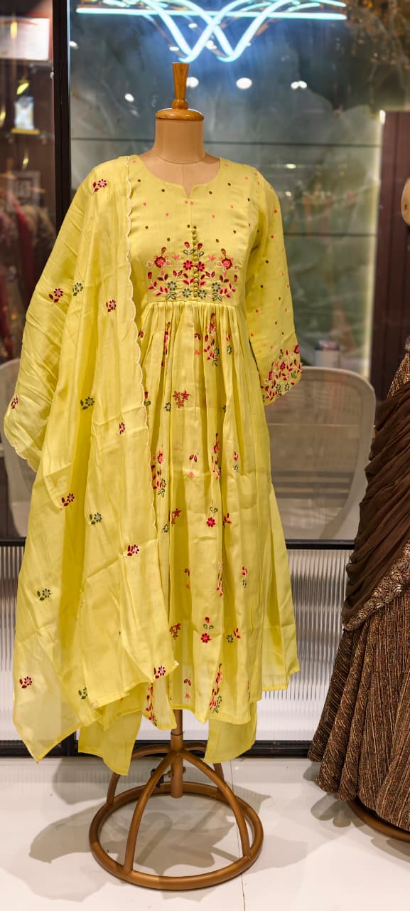 Graceful Hand-Embroidered Surat Mul-Chanderi A-Line Full Suit Set with Scalloped Dupatta- 15124