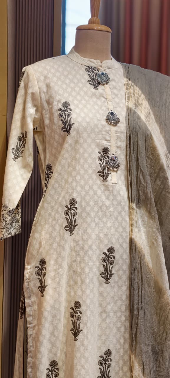 Oxidised Jewel Front Hang Printed Cotton Full Suit Set With Contrasted Dupatta- 15175