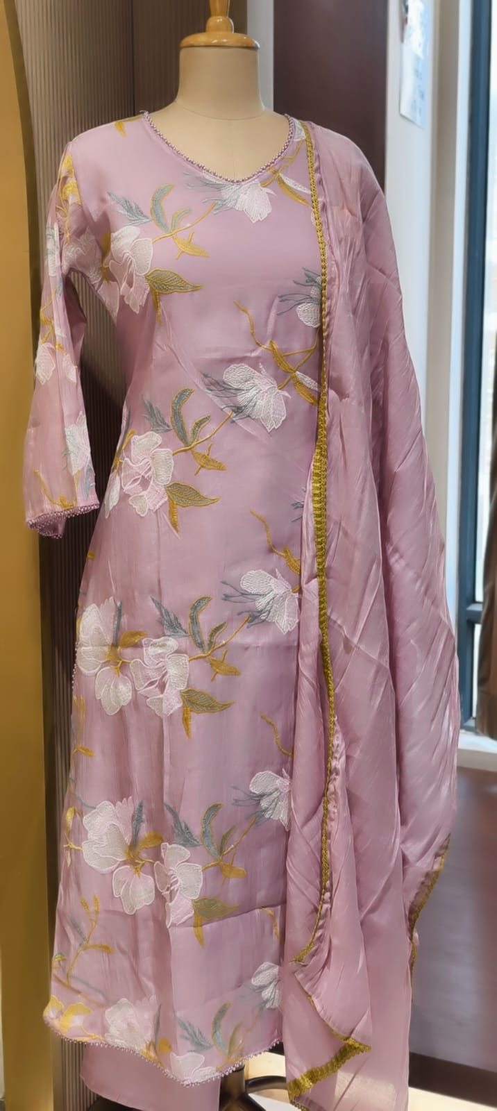 Elegant Applique Look Floral Embroidered 3-Piece Crush Surat Mul-Chanderi Full Suit Set With Dupatta- 15431