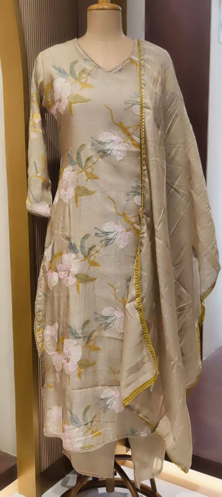 Elegant Applique Look Floral Embroidered 3-Piece Crush Surat Mul-Chanderi Full Suit Set With Dupatta- 15431
