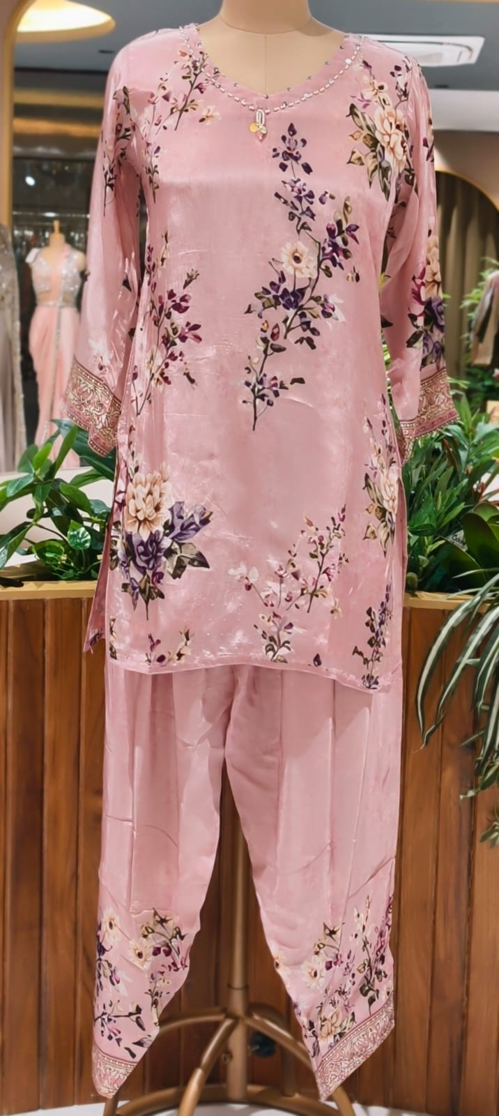Fine Digital Floral Print Graceful Mauve Crepe Full Suit Set With Dupatta & Farsi Bottom- 15513