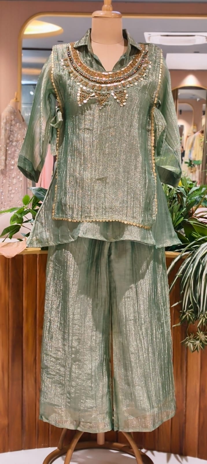 Embellished Shimmer Outer With Collared Matching Co-Ord Set In Crush Tissue Fabric- 15530