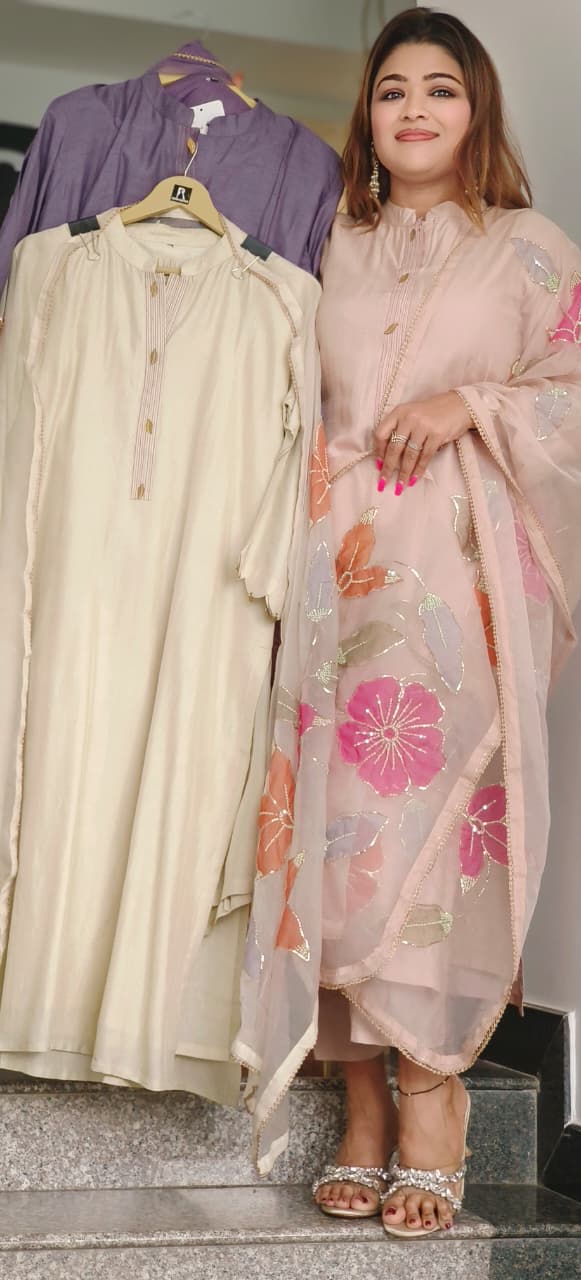 Digital Floral Prints Golden Highlights Dupatta With Solid Full Suit Set