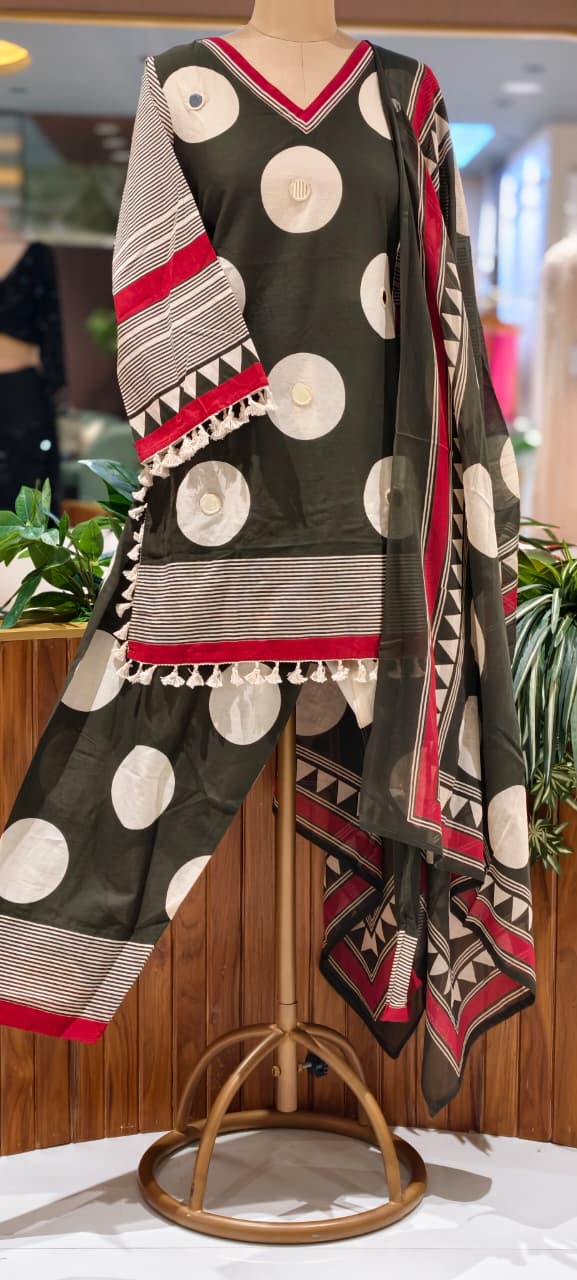 Giant Polka Geometric Prints Tassel Accent Foil Mirror Touch Boho Full Suit Set With Dupatta- 15681