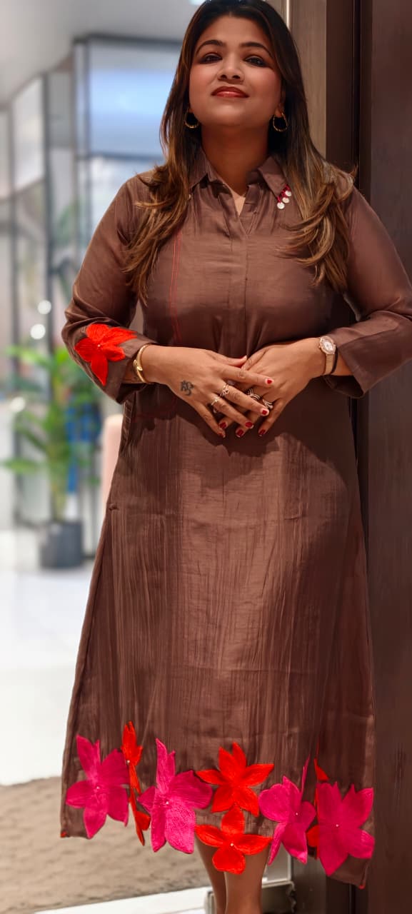 Floral Applique Cut-Work Stylish Collar Mul-Chanderi Frock- 15645 (Slightly Lean Fit)