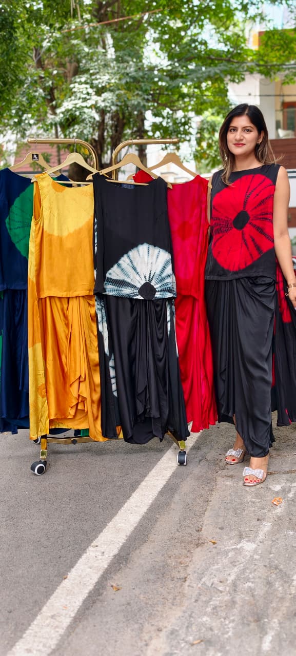 Tie-Dye Rounded Diagonal Patch Prints Dual Tone Sleeveless Flared Top With Matching Drape Skirt- 16009