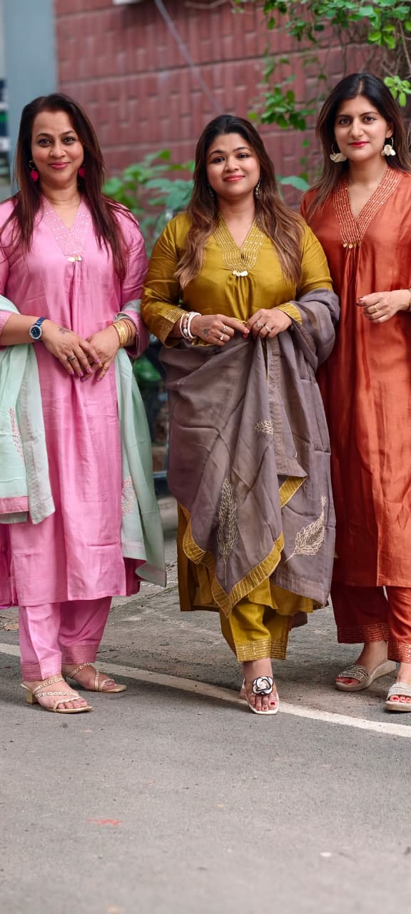 Banarasi Mul-Chanderi Solid A-Line Full Suit Set With Smart Dual Tone Dupatta & Minimal Coin Tassels Over Neck- 16040