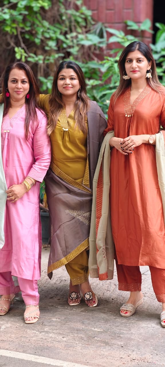 Banarasi Mul-Chanderi Solid A-Line Full Suit Set With Smart Dual Tone Dupatta & Minimal Coin Tassels Over Neck- 16040