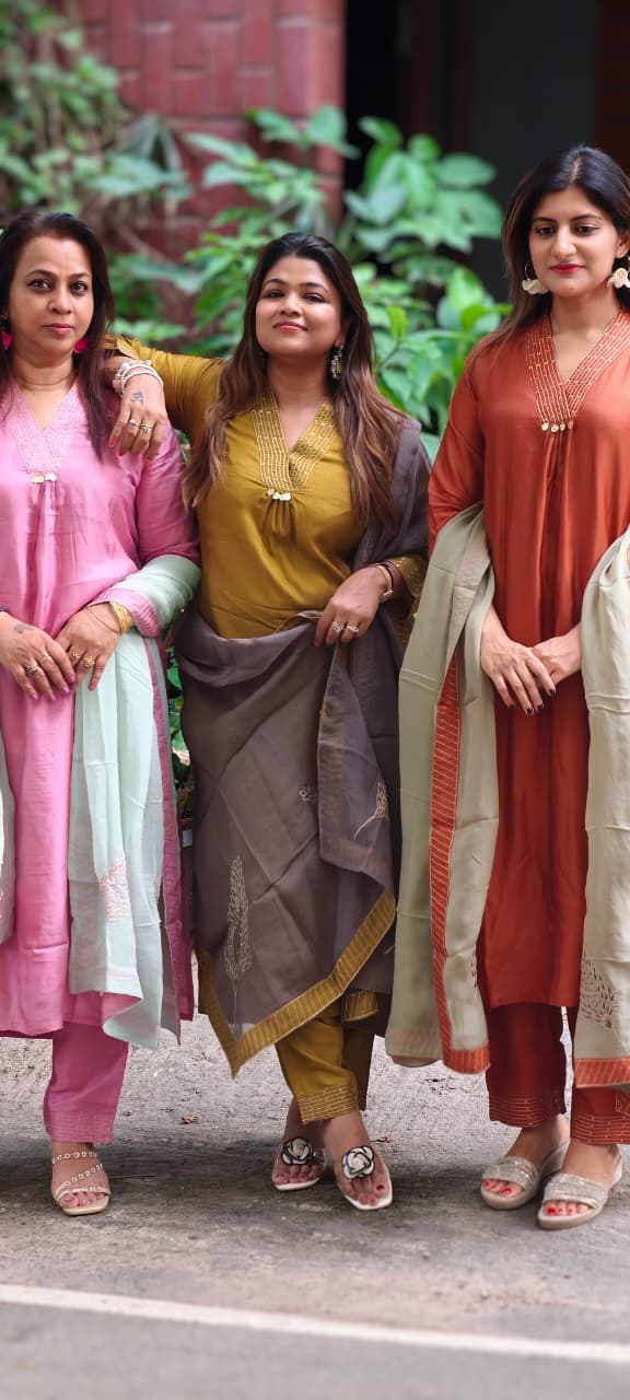 Banarasi Mul-Chanderi Solid A-Line Full Suit Set With Smart Dual Tone Dupatta & Minimal Coin Tassels Over Neck- 16040