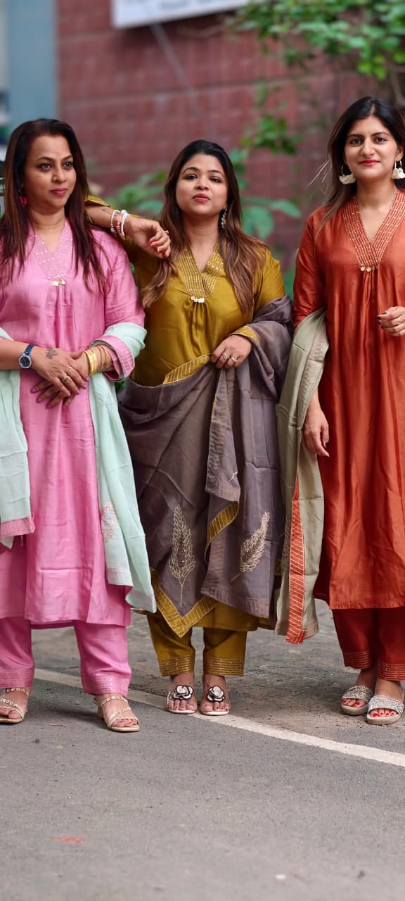 Banarasi Mul-Chanderi Solid A-Line Full Suit Set With Smart Dual Tone Dupatta & Minimal Coin Tassels Over Neck- 16040
