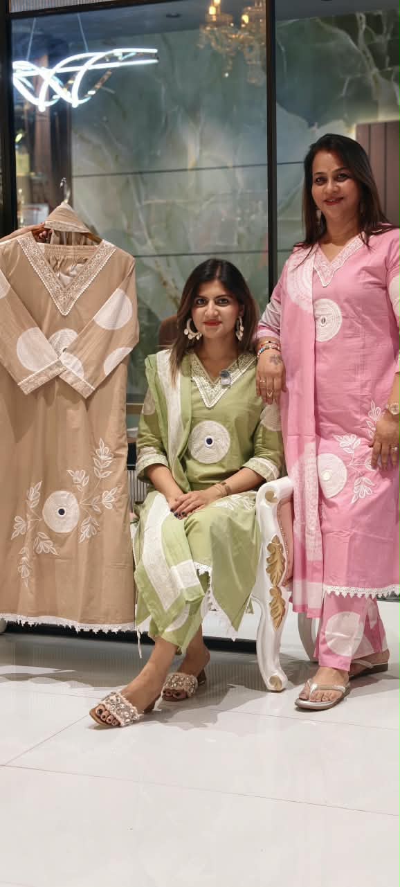 Crosia Lace Bordered Round Leaf Petal Embroidered Beautiful Cotton Full Suit Set With Dupatta- 16083