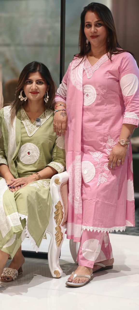 Crosia Lace Bordered Round Leaf Petal Embroidered Beautiful Cotton Full Suit Set With Dupatta- 16083