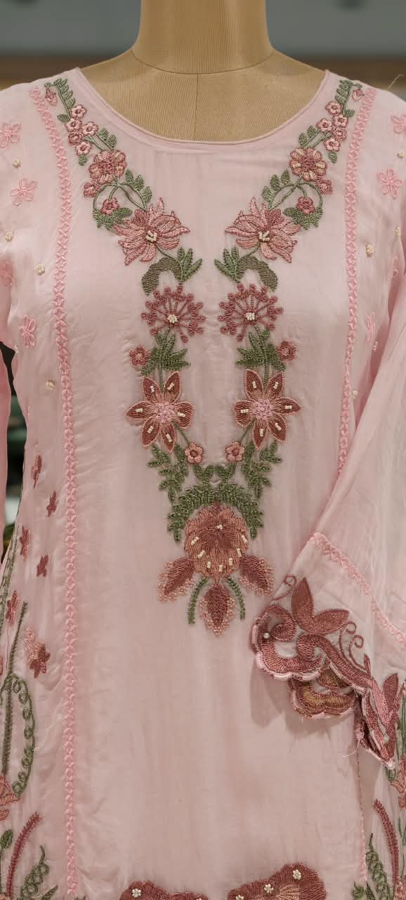 Pakistani Inspired Pattern Floral Embroidered Full Suit Set With Dupatta In Organza Fabric- 16073