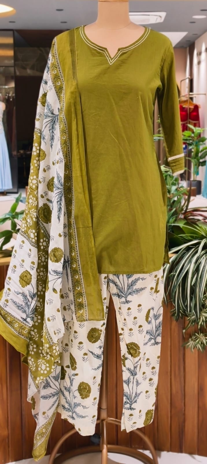 Cotton Full Suit Set With Solid Shade Short Kurta & Beautiful Floral Printed Bottom & Dupatta- 15831