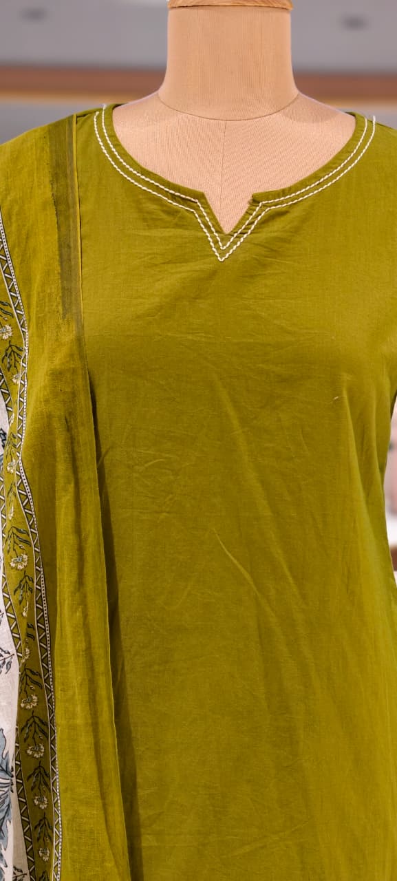 Cotton Full Suit Set With Solid Shade Short Kurta & Beautiful Floral Printed Bottom & Dupatta- 15831