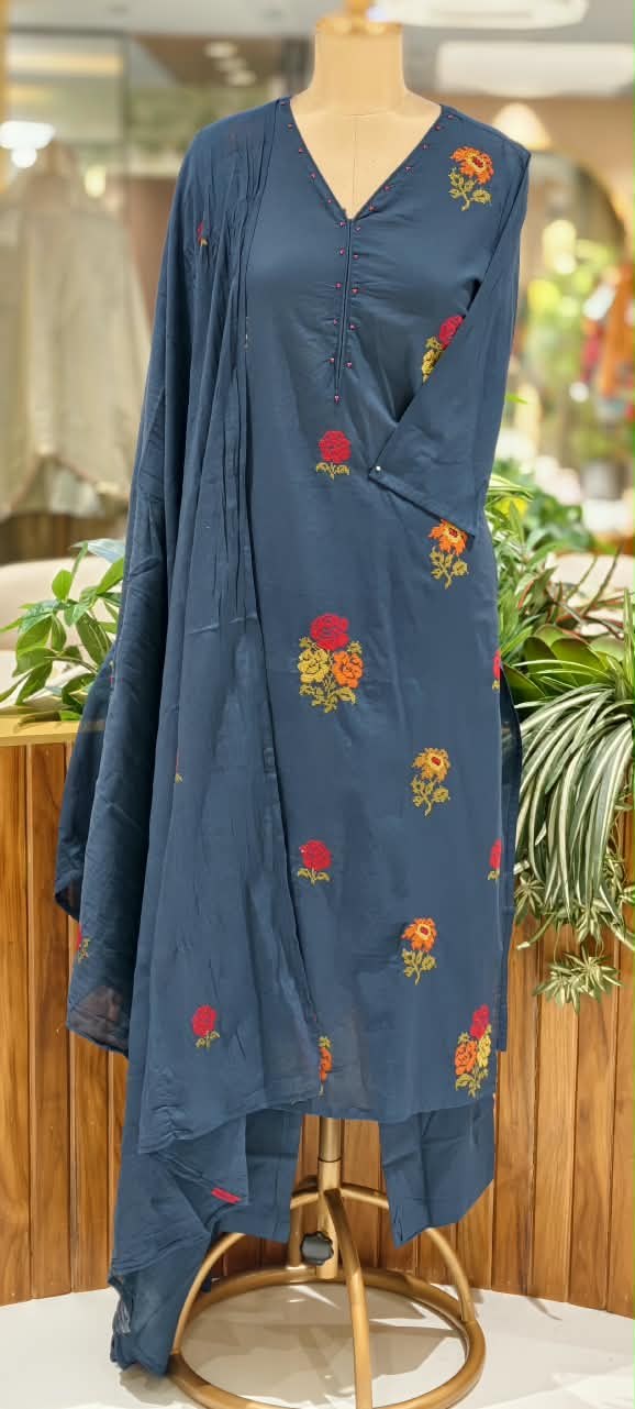 Cross-Stitch Abstract Floral Embroidery Straigth Cotton Full Suit Set With Dupatta- 16093