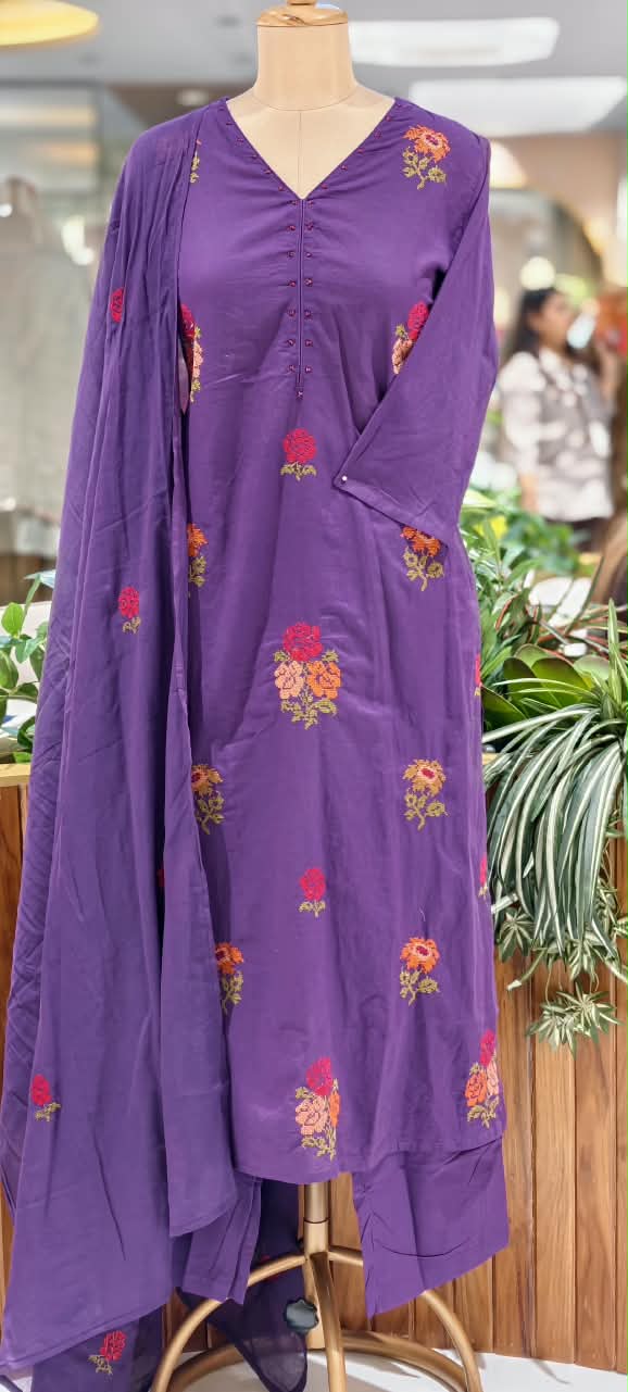 Cross-Stitch Abstract Floral Embroidery Straigth Cotton Full Suit Set With Dupatta- 16093